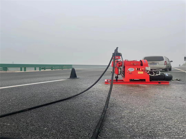 西平马路路基路面开裂下沉注浆加固灌浆