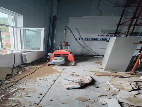 西平地基基础下沉墙体裂缝加固注浆顶升施工